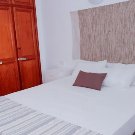 Prázdninový dům Acogedora Casa En En Tranquila Urbanizacion Abades (Tenerife)